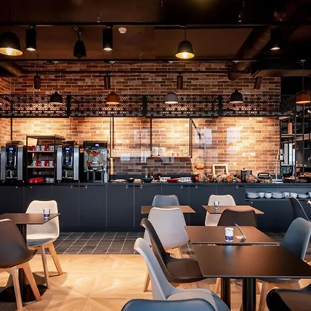 Ibis Styles Valenciennes Foret Hotel 3*