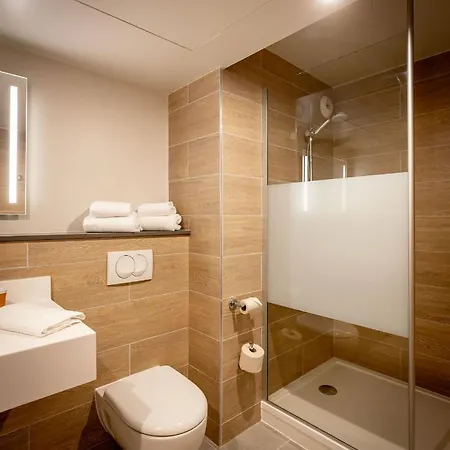 Ibis Styles Valenciennes Foret 피티트포렛