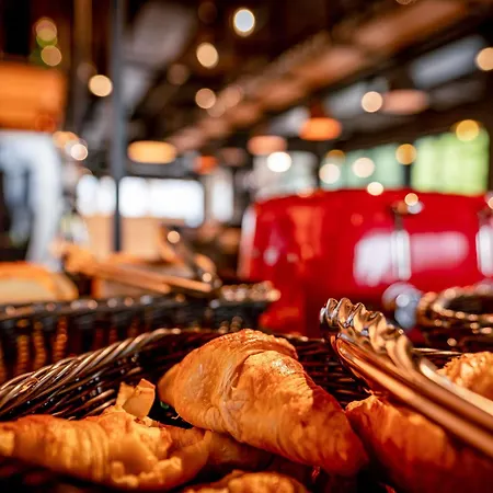 Ibis Styles Valenciennes Foret Hotel 3*