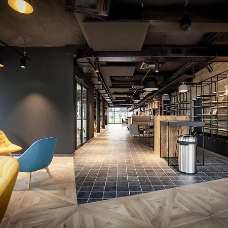 Ibis Styles Valenciennes Foret Hotel 3*