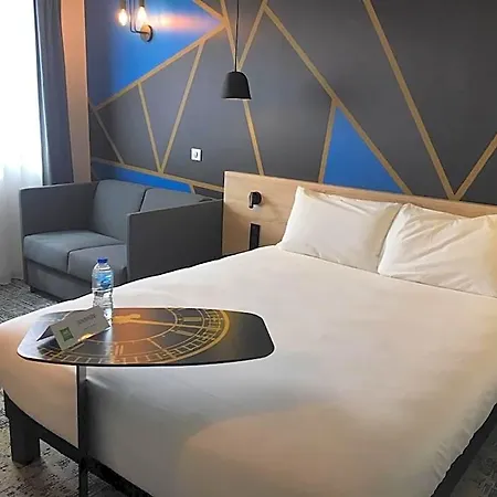 Ibis Styles Valenciennes Foret Hotel 3*