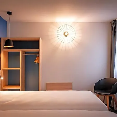 Ibis Styles Valenciennes Foret 3* Petite Forêt