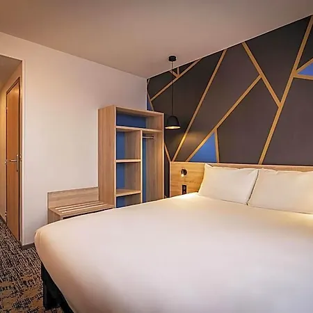 Ibis Styles Valenciennes Foret 3* Petite Forêt
