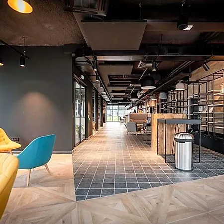 Ibis Styles Valenciennes Foret Petite Forêt