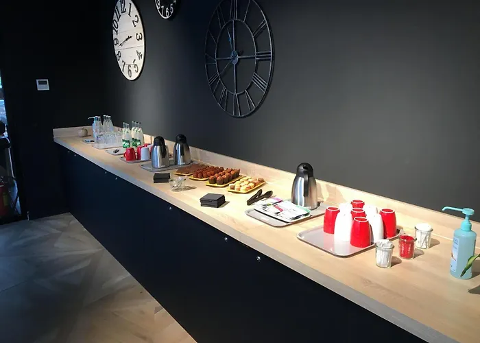 Ibis Styles Valenciennes Foret 3* Petite Forêt