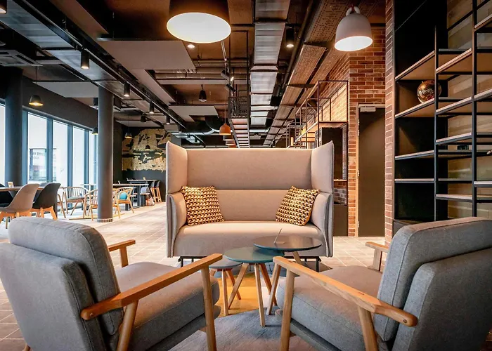 Ibis Styles Valenciennes Foret فندق 3*