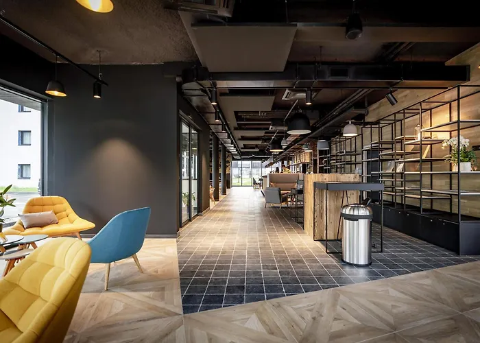 Ibis Styles Valenciennes Foret فندق 3*
