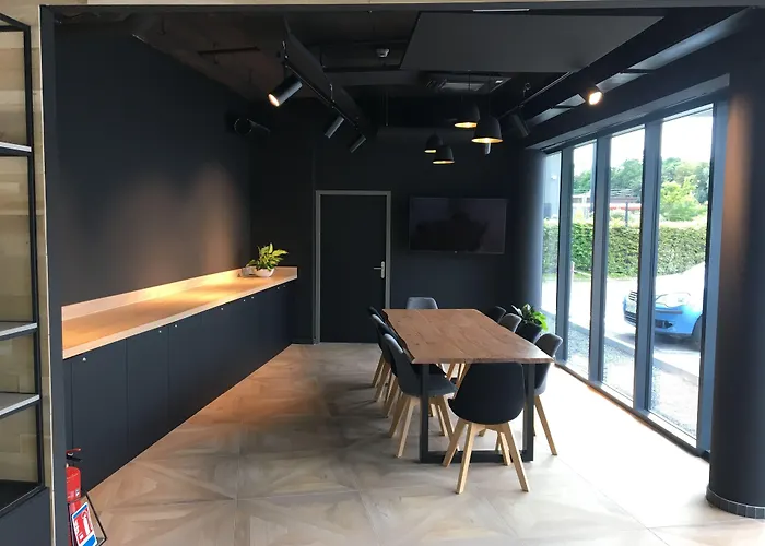 Ibis Styles Valenciennes Foret فندق 3*
